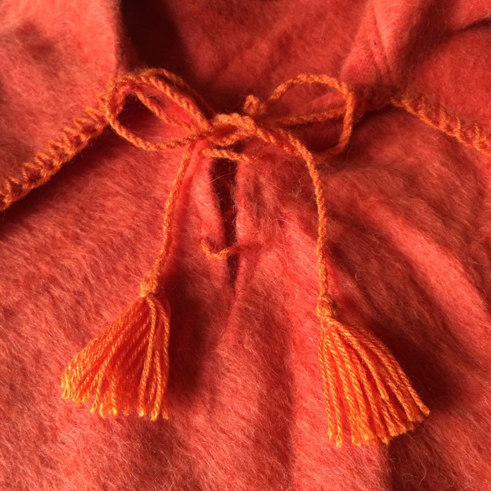 Alpaca Poncho - Picture 5 of 8